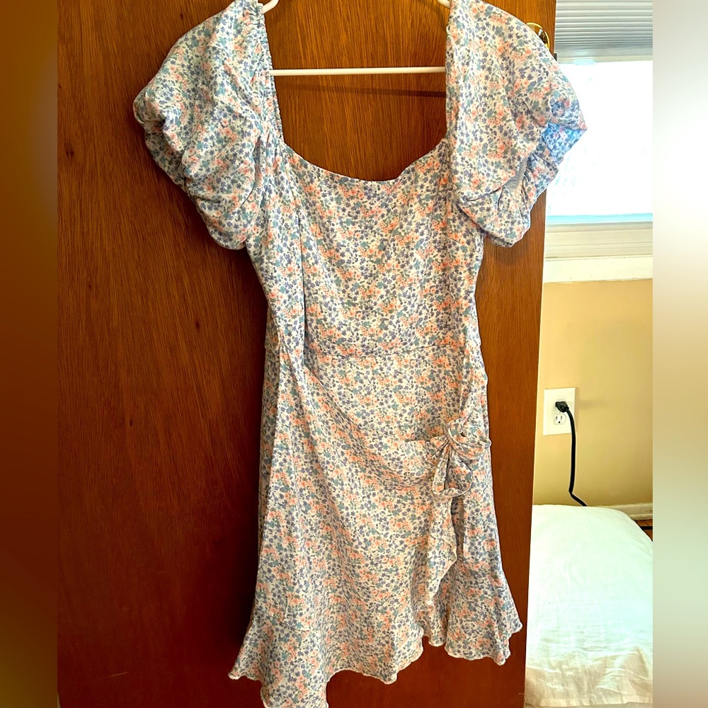 Flowery Pattern Dress with Puff sleeves